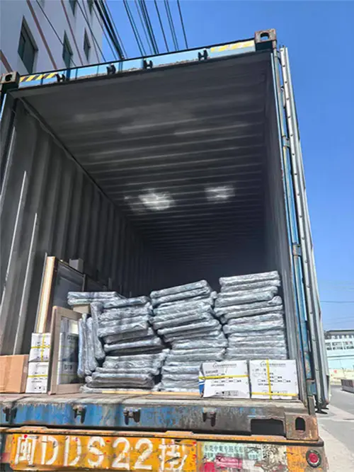 Il nuovo mobile in legno di Aojie è stato spedito con successo dal magazzino